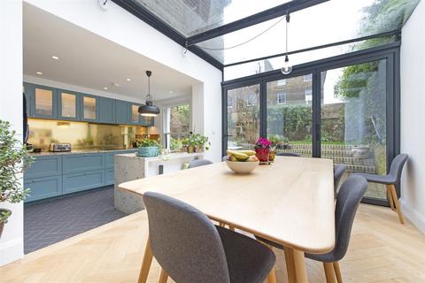 3 bedroom house for sale, Rochester Road, London