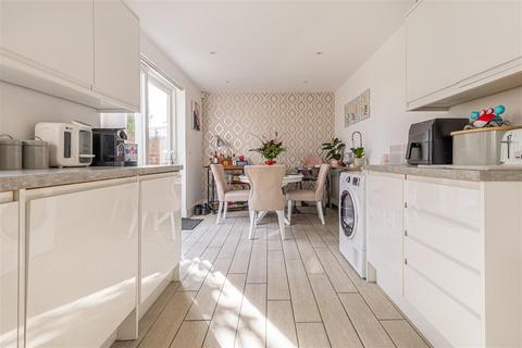 36 Centre Drive, Epping, CM16 4JF