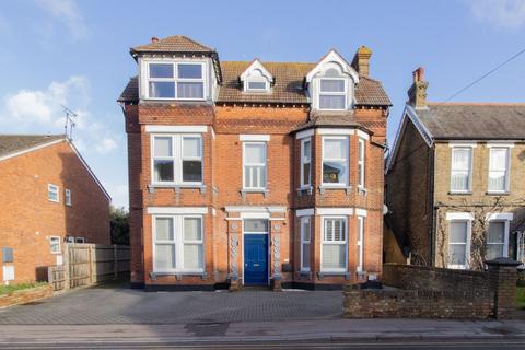 2 bedroom flat for sale, St. Peters Road, Broadstairs, CT10