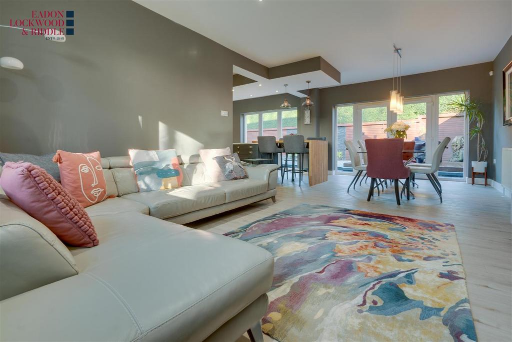 Sitting / Dining Room