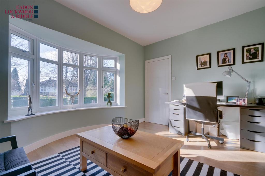 Bedroom 5 / Study