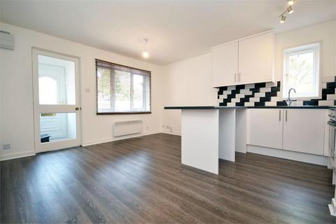 1 bedroom maisonette for sale, Weavers Close, Isleworth