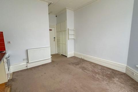 Studio to rent, Morgan Avenue, Torquay, TQ2 5RR