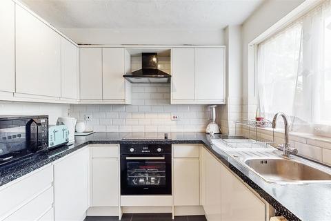 2 bedroom flat for sale, Conifer Way, Wembley