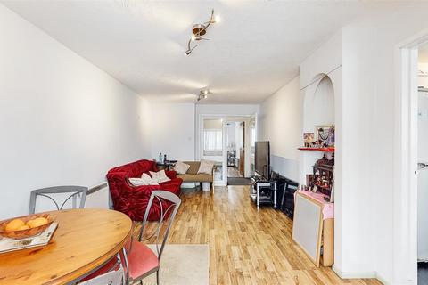 2 bedroom flat for sale, Conifer Way, Wembley