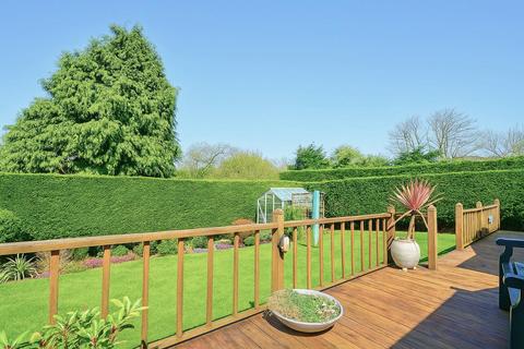 undefined, POPULAR VILLAGE LOCATION * WHITWELL