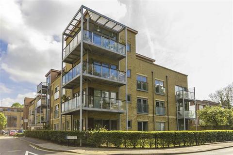 2 bedroom flat for sale, Southcott Road, Teddington TW11