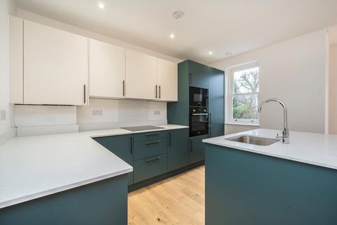 2 bedroom flat for sale, Exbury Road, London SE6