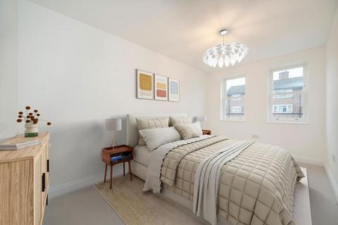 2 bedroom flat for sale, Exbury Road, London SE6