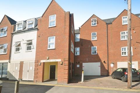 2 bedroom flat for sale, Western Gardens, Brentwood