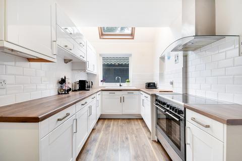 49 Hutton Village, Hutton, Brentwood, CM13 1RU