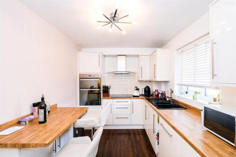 2 bedroom flat for sale, Maystocks, Chigwell Road, South Woodford