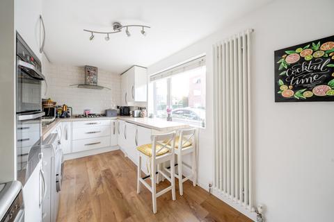 19 Sutton Close, Beckenham, BR3 5UG
