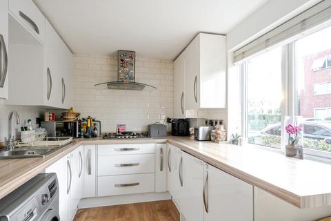 19 Sutton Close, Beckenham, BR3 5UG