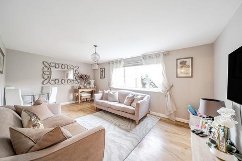 19 Sutton Close, Beckenham, BR3 5UG