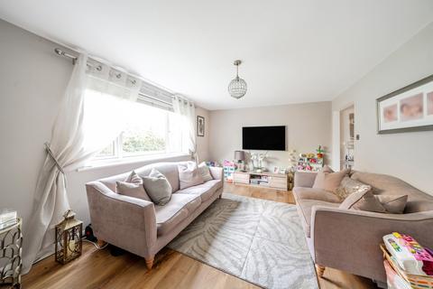 19 Sutton Close, Beckenham, BR3 5UG