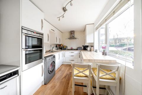 19 Sutton Close, Beckenham, BR3 5UG