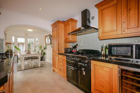 13 Blacklands Road, Benson, Wallingford, OX10 6NW