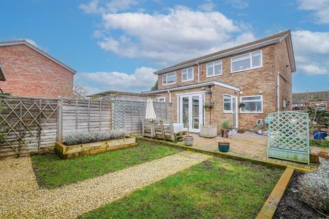 13 Blacklands Road, Benson, Wallingford, OX10 6NW