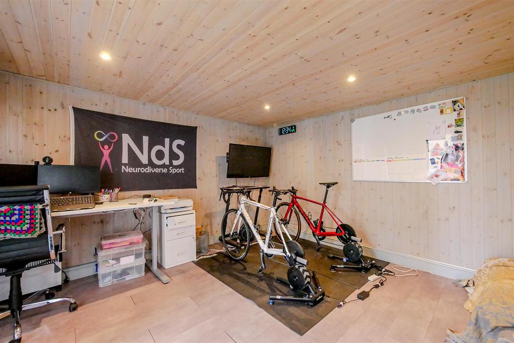 Gym/office