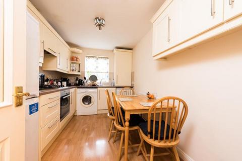 2 bedroom ground floor flat to rent, Lovelace Square, Banbury Road, Oxford, OX2