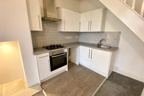 1 bedroom terraced house to rent, George Street, Brighouse