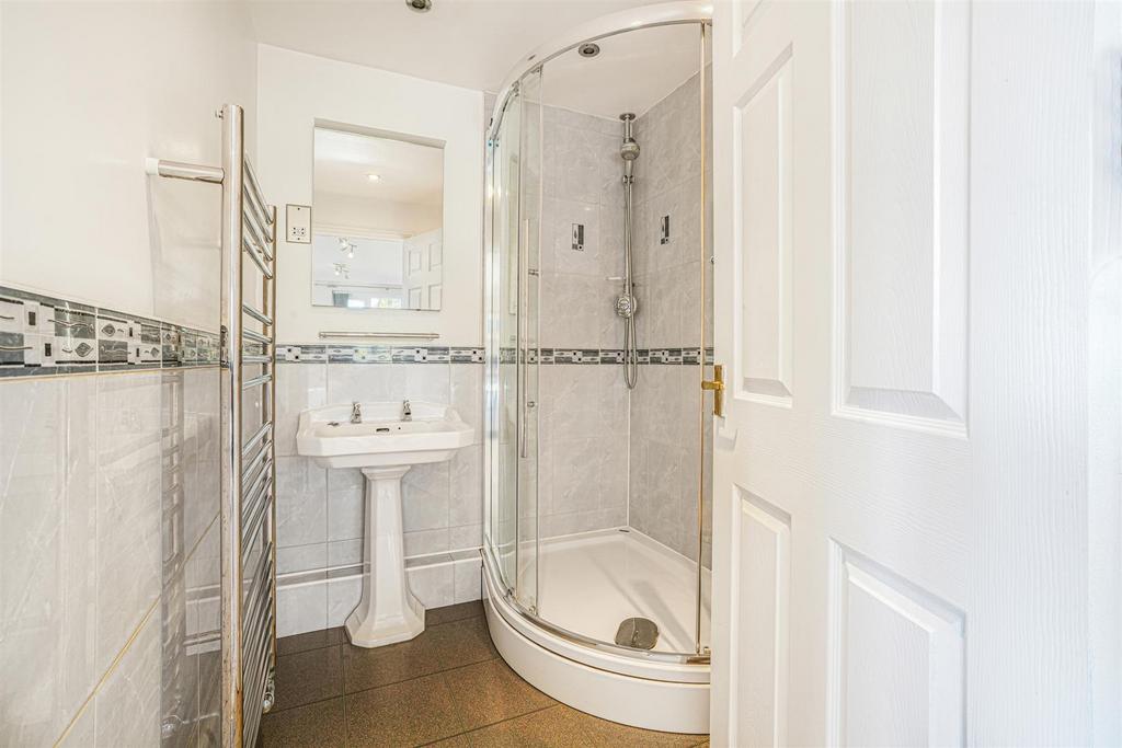 Shower room ensuite
