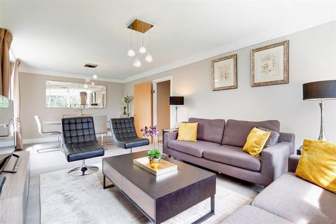 3 bedroom apartment to rent, St. Johns Wood Park, London, NW8