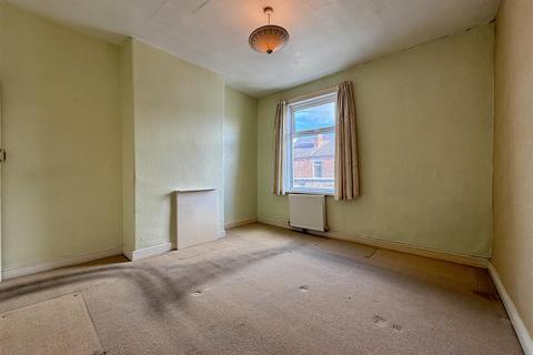 3 bedroom terraced house for sale, St Thomas Street, Brampton, Chesterfield