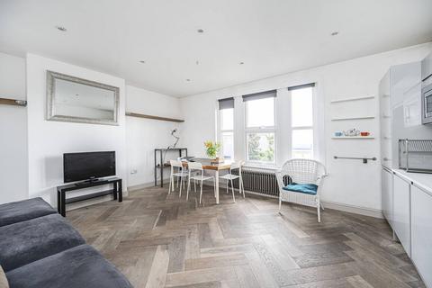 2 bedroom flat to rent, Lea Bridge Road, Leyton, London, E10