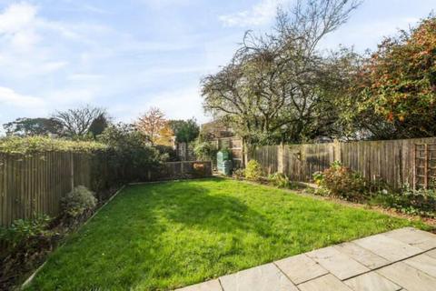 2 bedroom maisonette for sale, Tolcarne Drive, Pinner