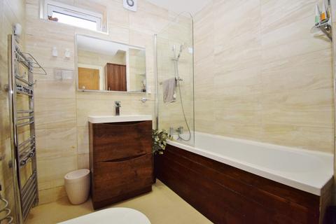 136 Tolcarne Drive, Pinner, HA5 2DR