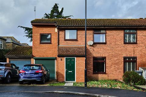 4 bedroom end of terrace house for sale, Oliver Close, Chiswick, W4