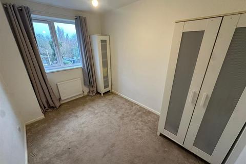 2 bedroom terraced house to rent, The Windsors, Buckhurst Hill