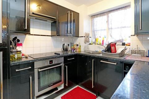 2 bedroom apartment to rent, Offers Court, Kingston Upon Thames KT1