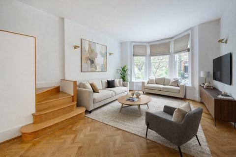 2 bedroom flat for sale, Elsworthy Terrace, Primrose Hill, London