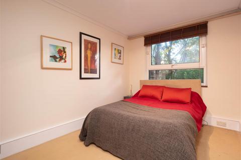 2 Barleycorn Way, London, E14 8DE