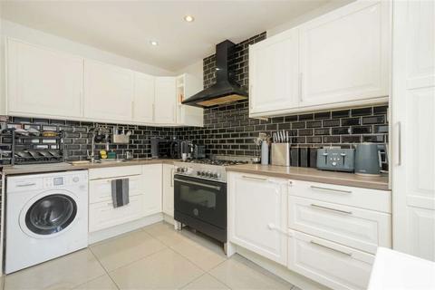 3 bedroom terraced house for sale, Larch Road, London NW2