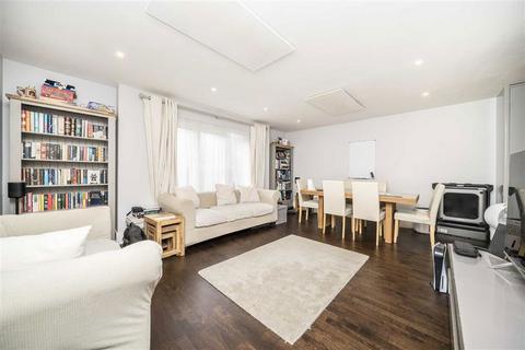 2 bedroom flat for sale, Durward Street, London E1