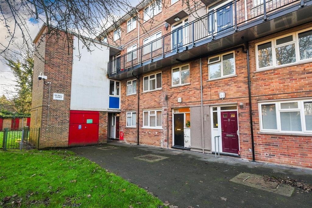 6 Upper Vauxhall - Entrance.jpg