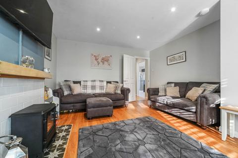 16 Elm Lane, Capel St Mary, Ipswich, IP9 2HS