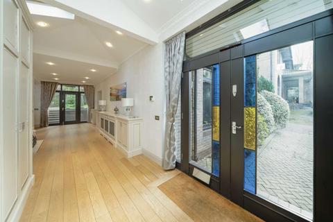 13 Highfields Grove, London, N6 6HN
