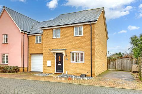 3 bedroom semi-detached house for sale, Cross Road, Clacton-on-Sea, Essex, CO16