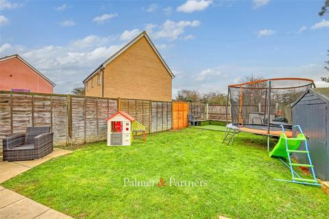 3 bedroom semi-detached house for sale, Cross Road, Clacton-on-Sea, Essex, CO16