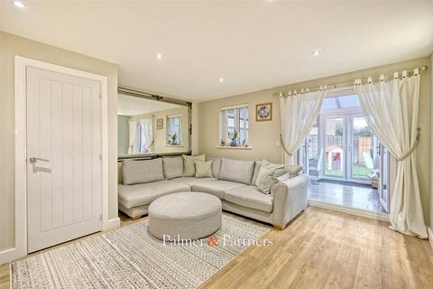 14 Cross Road, Clacton-on-sea, CO16 8GE
