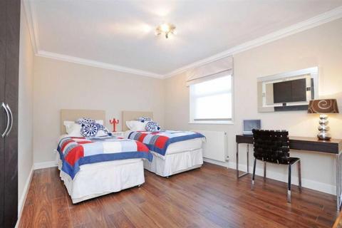 3 bedroom flat to rent, Boydell Court, St John's Wood, NW8