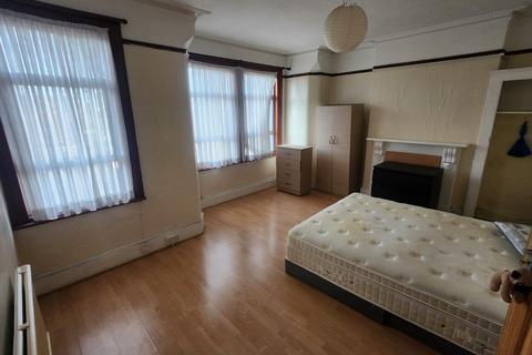 1 bedroom flat to rent, Westbury Avenue, London N22