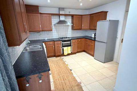 4 bedroom house for sale, Tuke Grove, Wakefield, West Yorkshire, WF1