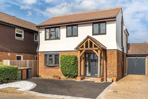 4 bedroom detached house for sale, Elkins Gardens, Guildford GU4