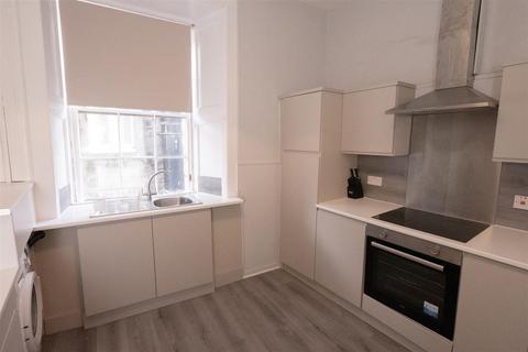 4 bedroom flat for sale, George Street, Perth